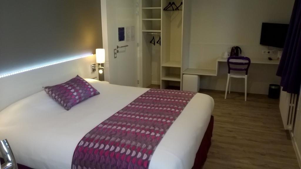 Contact Hotel Du Cerf Château-Gontier 객실 사진