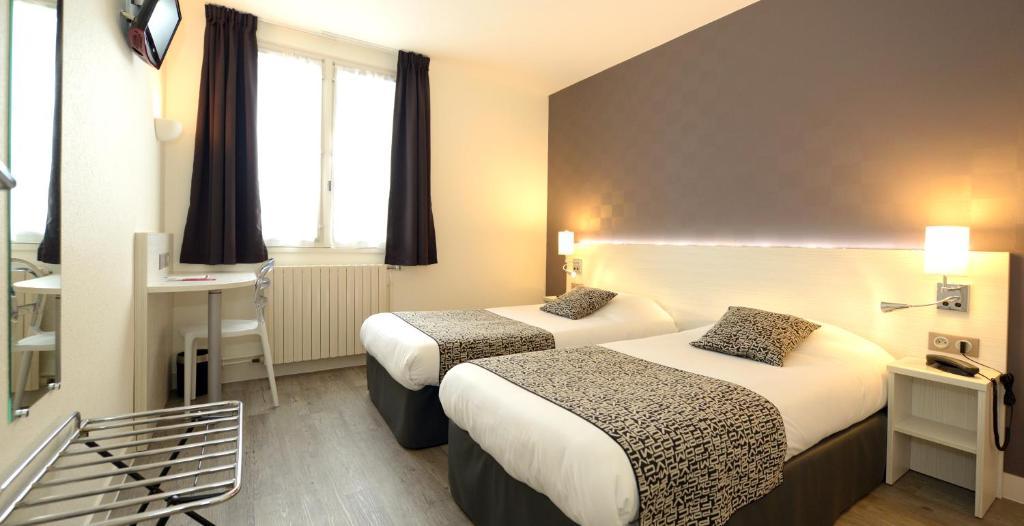 Contact Hotel Du Cerf Château-Gontier 객실 사진