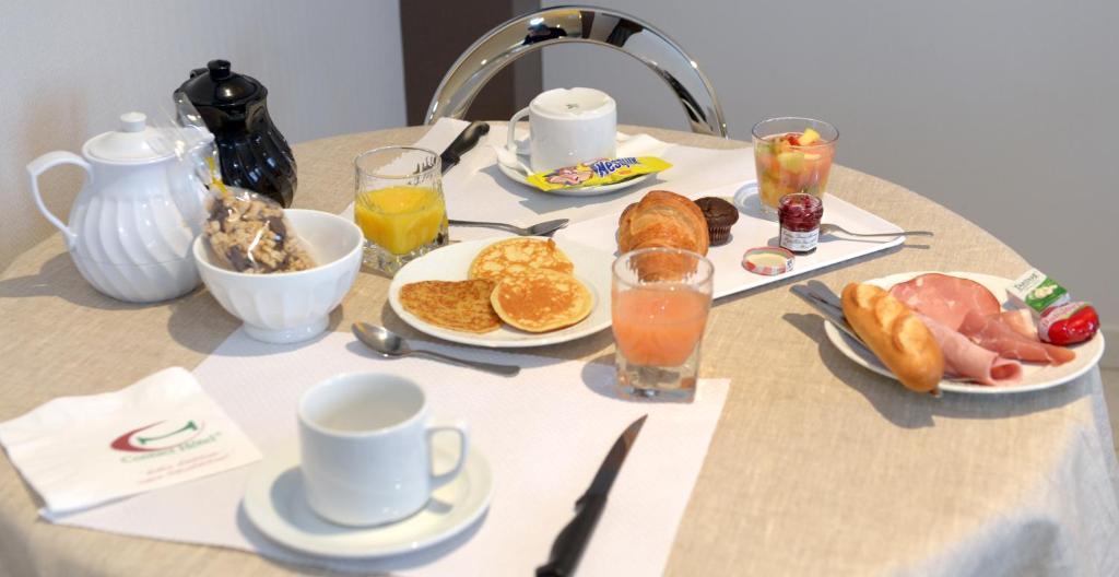 Contact Hotel Du Cerf Château-Gontier 외부 사진