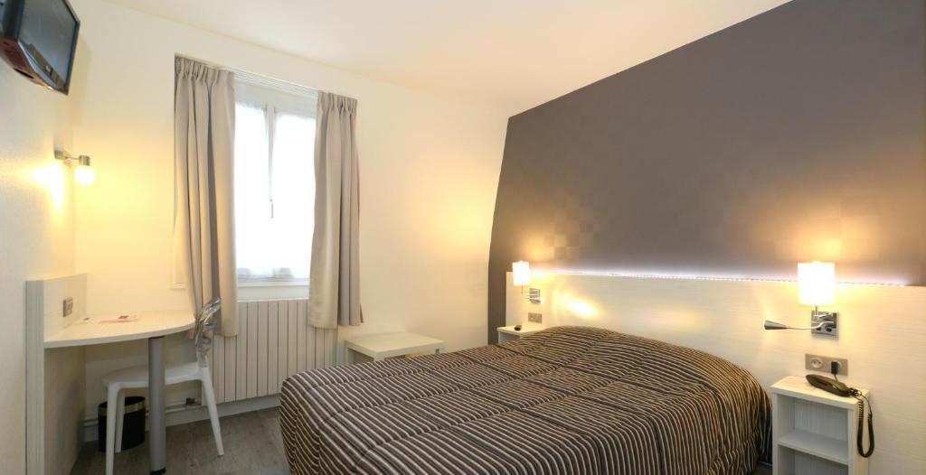 Contact Hotel Du Cerf Château-Gontier 객실 사진